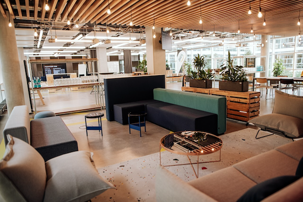 photo-munich-co-working-casual-area-edd509ed539fa63e2c6e9ea45c418bc1